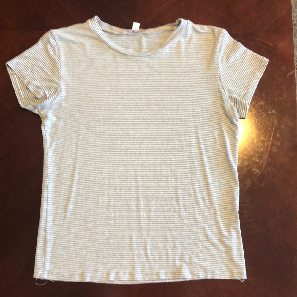 Super cute grey and white shirt